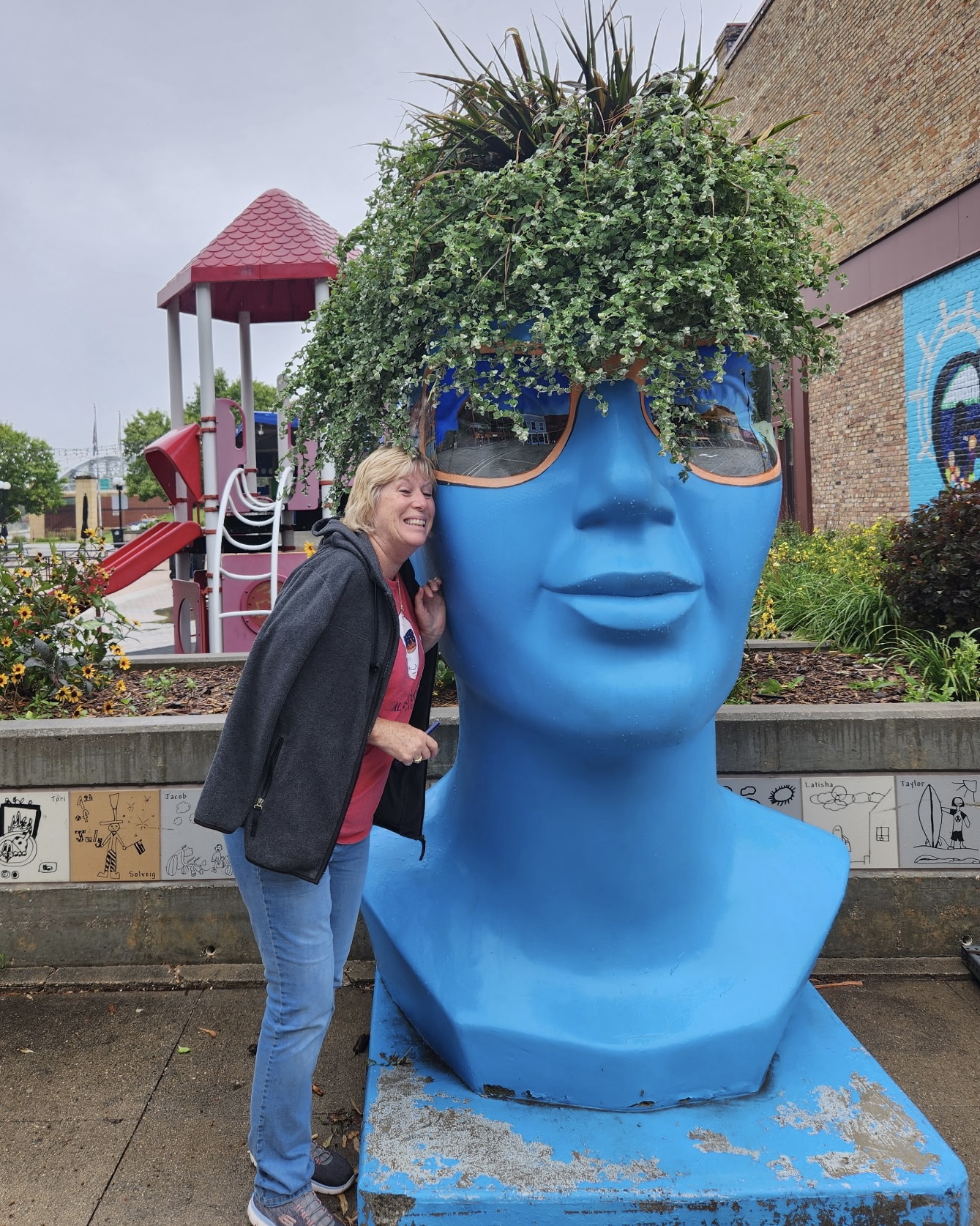 Aug 2025 6dancer Blue head cropped