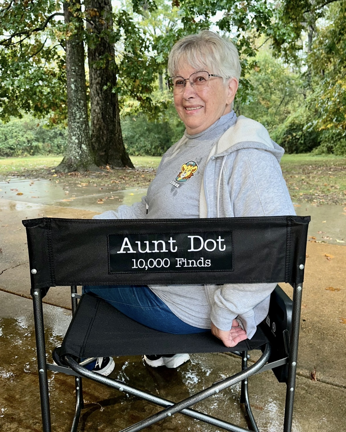 10000 chair Aunt Dot
